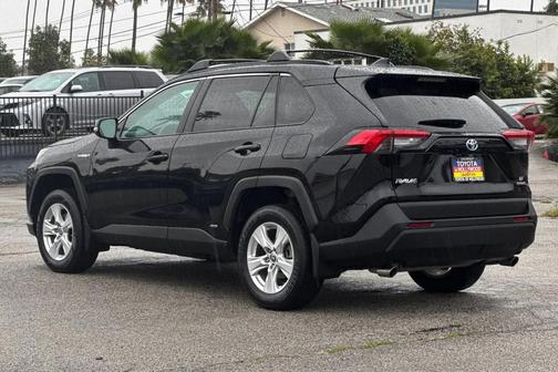 2021 Toyota RAV4 Hybrid LE