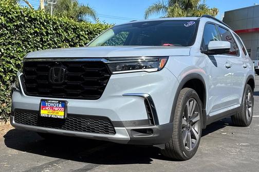 Crystal Black Pearl 2023 Honda Pilot AWD Elite