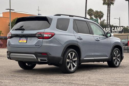 Crystal Black Pearl 2023 Honda Pilot AWD Elite
