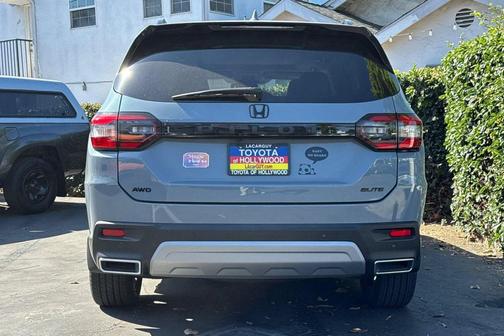 Crystal Black Pearl 2023 Honda Pilot AWD Elite