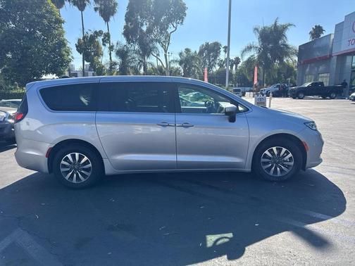 Silver Mist 2023 Chrysler Pacifica Hybrid Touring L