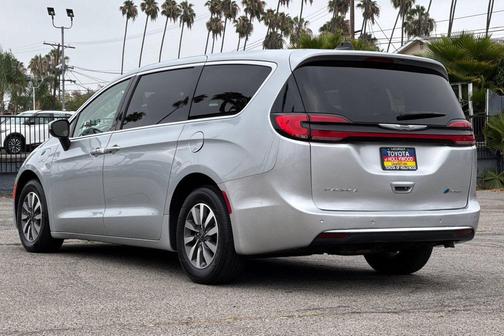 Silver Mist 2023 Chrysler Pacifica Hybrid Touring L
