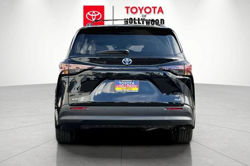 2025 Toyota Sienna XLE