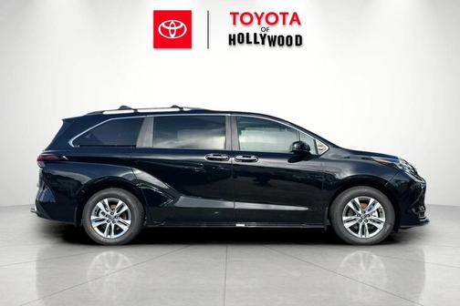 2025 Toyota Sienna XLE