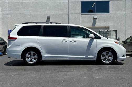 2011 Toyota Sienna LE
