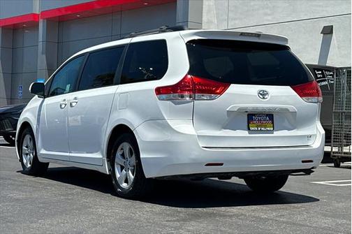 2011 Toyota Sienna LE
