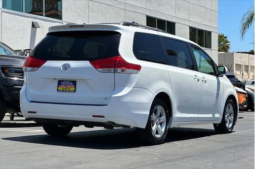 2011 Toyota Sienna LE
