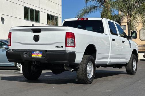 2024 RAM 2500 Tradesman Crew Cab 4x4 8' Box