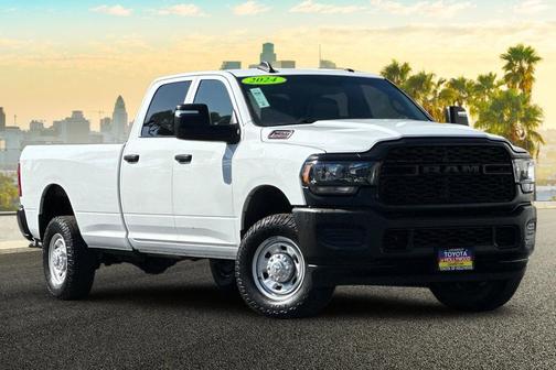 2024 RAM 2500 Tradesman Crew Cab 4x4 8' Box