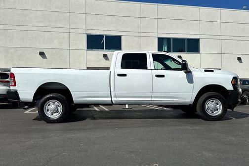2024 RAM 2500 Tradesman Crew Cab 4x4 8' Box