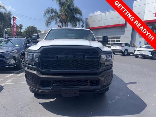 2024 RAM 2500 Tradesman Crew Cab 4x4 8' Box