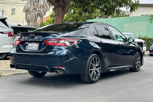 Galactic Aqua Mica 2021 Toyota Camry SE