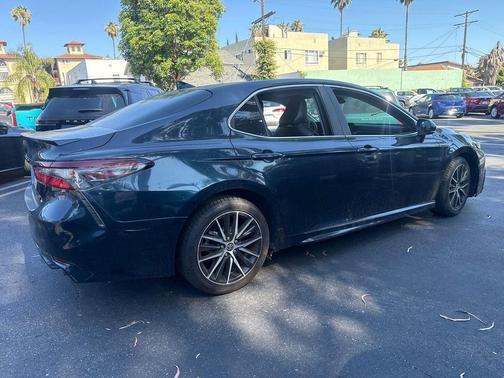 Aqua 2021 Toyota Camry SE