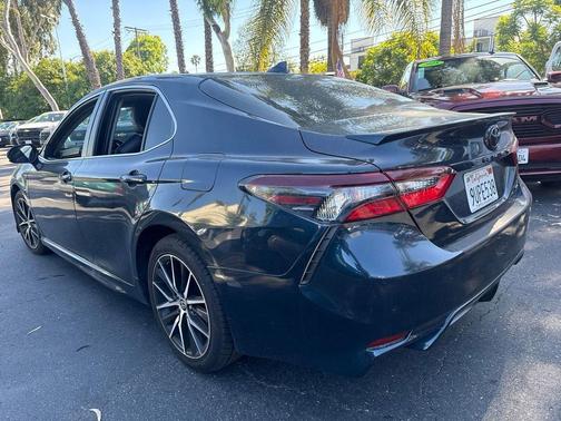 Aqua 2021 Toyota Camry SE
