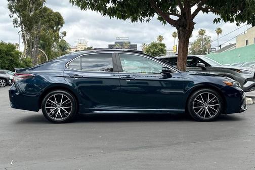 Galactic Aqua Mica 2021 Toyota Camry SE