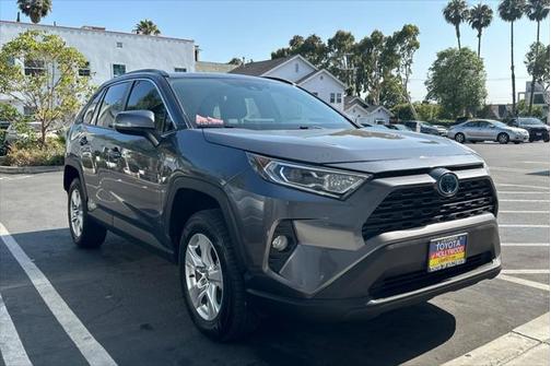 2021 Toyota RAV4 Hybrid XLE