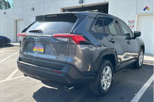 2021 Toyota RAV4 Hybrid XLE
