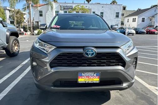 2021 Toyota RAV4 Hybrid XLE
