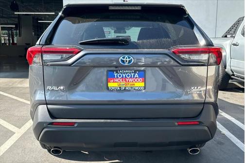 2021 Toyota RAV4 Hybrid XLE