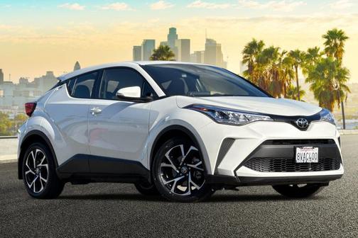 Blizzard Pearl 2021 Toyota C-HR XLE