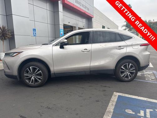 2023 Toyota Venza LE