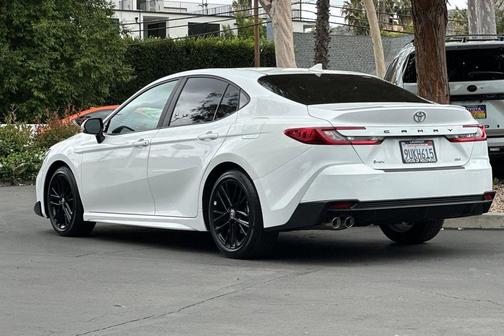 Wind Chill Pearl Midnight Black Metallic 2025 Toyota Camry SE