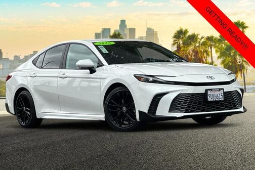 Wind Chill Pearl Midnight Black Metallic 2025 Toyota Camry SE