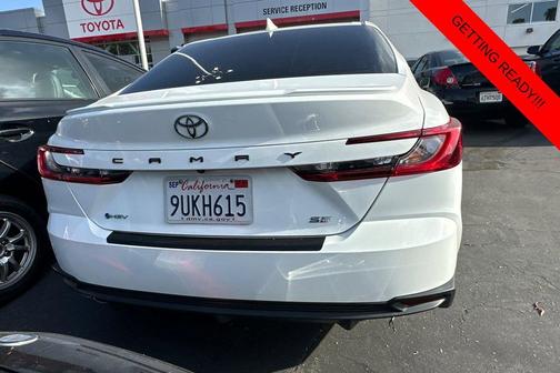 Wind Chill Pearl Midnight Black Metallic 2025 Toyota Camry SE