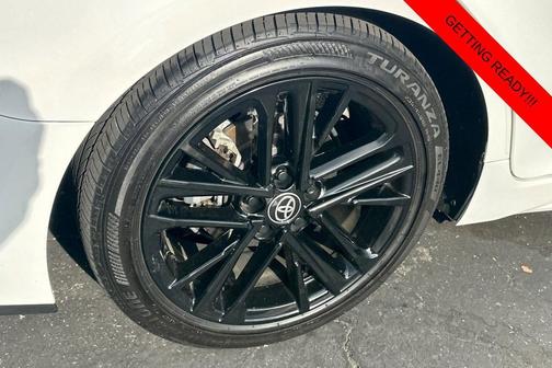 Wind Chill Pearl Midnight Black Metallic 2025 Toyota Camry SE