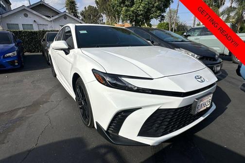 Wind Chill Pearl Midnight Black Metallic 2025 Toyota Camry SE