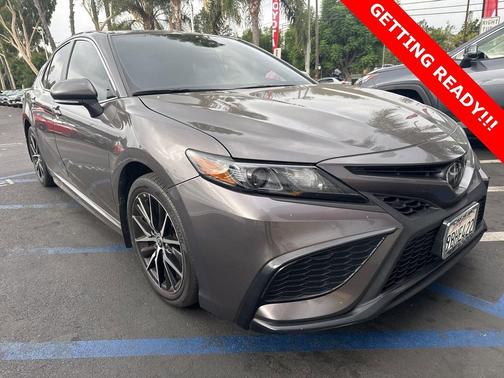 2022 Toyota Camry SE