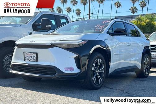 Wind Chill Pearl 2023 Toyota bZ4X XLE