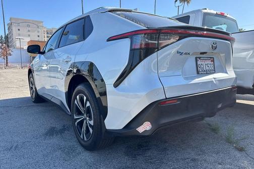 Wind Chill Pearl 2023 Toyota bZ4X XLE