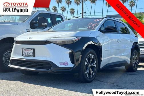 Wind Chill Pearl 2023 Toyota bZ4X XLE