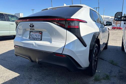 Wind Chill Pearl 2023 Toyota bZ4X XLE