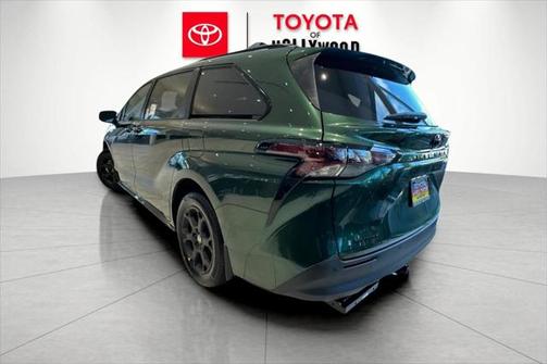 2025 Toyota Sienna Woodland Edition