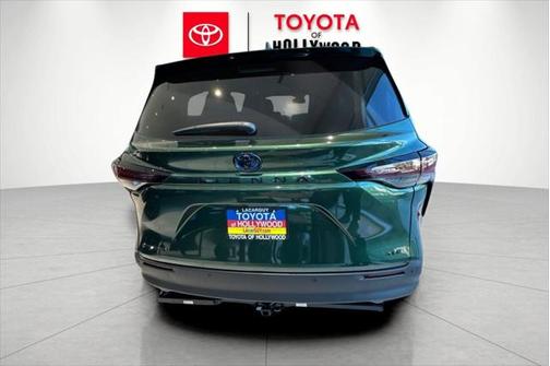 2025 Toyota Sienna Woodland Edition