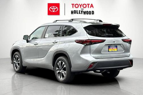 2025 Toyota Highlander XLE