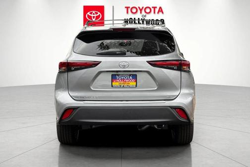 2025 Toyota Highlander XLE