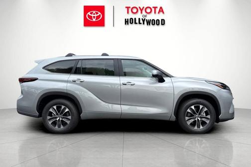 2025 Toyota Highlander XLE