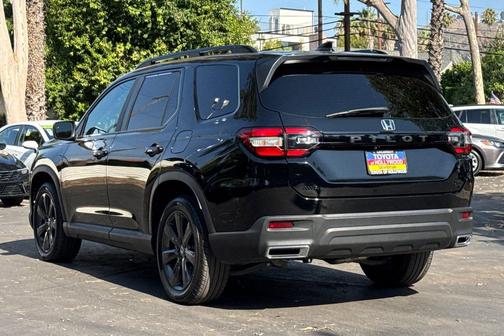 2023 Honda Pilot AWD Sport