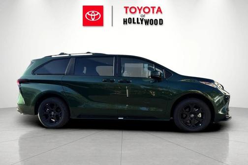 2025 Toyota Sienna Woodland Edition