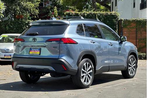 2024 Toyota Corolla Cross XLE