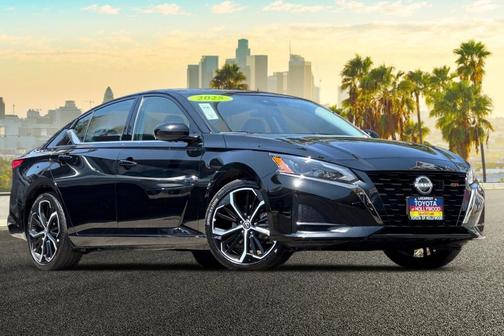 Super Black 2025 Nissan Altima SR FWD