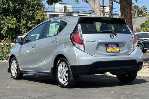 2017 Toyota Prius c Four