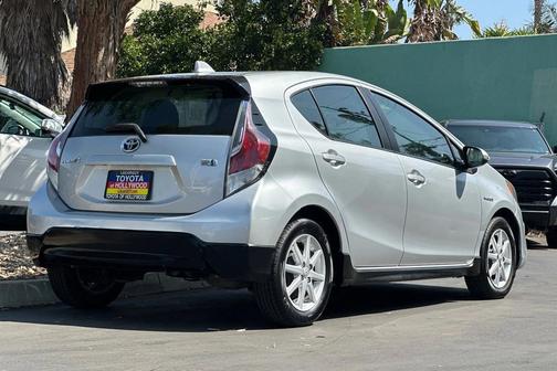 2017 Toyota Prius c Four