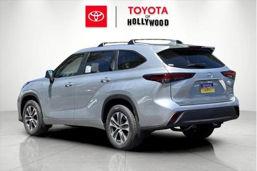 2025 Toyota Highlander XLE