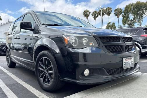 Black Onyx Crystal Pearlcoat 2017 Dodge Grand Caravan GT