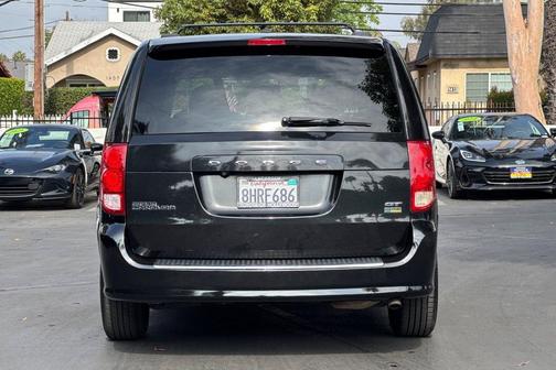 Black Onyx Crystal Pearlcoat 2017 Dodge Grand Caravan GT