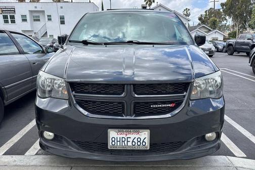 Black Onyx Crystal Pearlcoat 2017 Dodge Grand Caravan GT